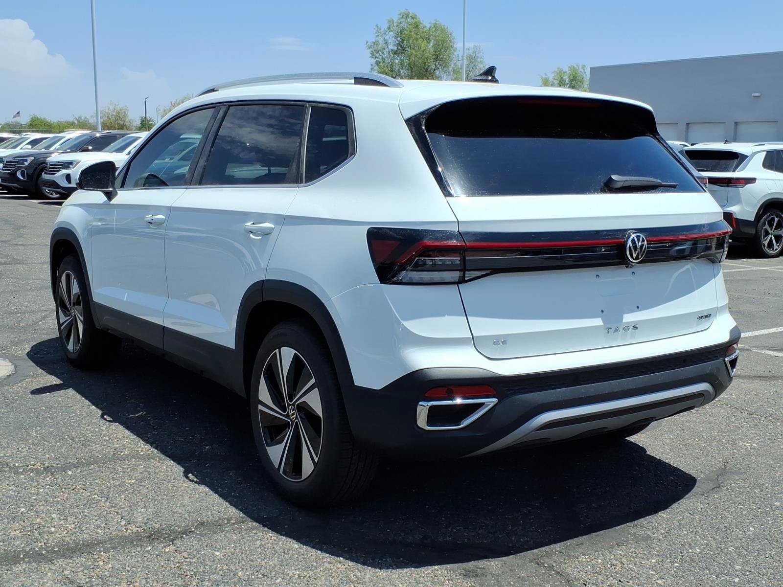New 2026 Volkswagen Taos SE AWD/4WD image 3