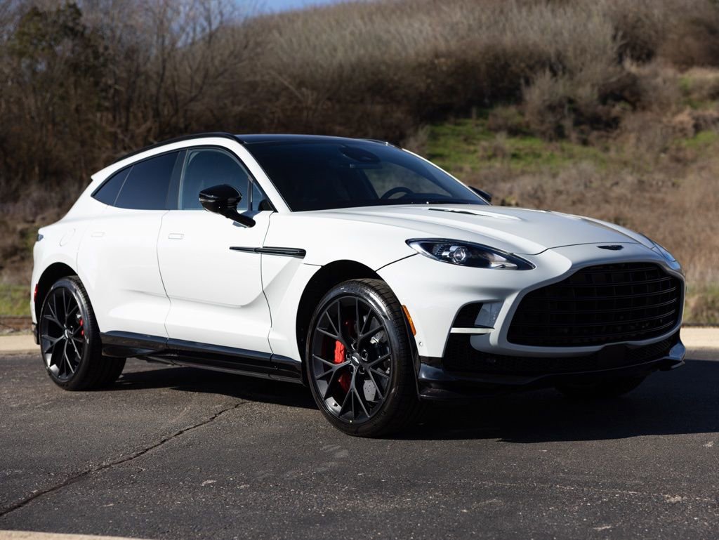 New 2026 Aston Martin DBX 707 image 11