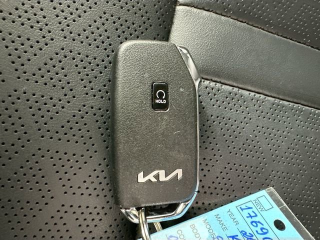 Used 2023 Kia Sorento S AWD/4WD image 17