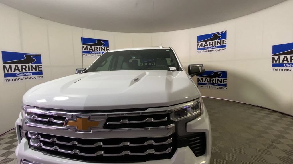 Used 2025 Chevrolet Silverado 1500 LTZ AWD/4WD image 5