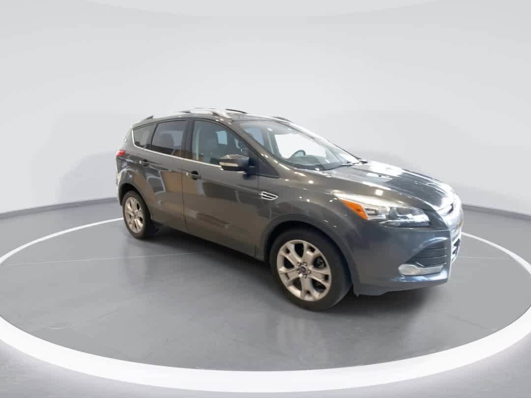 Used 2016 Ford Escape Titanium w/ Equipment Group 301A AWD/4WD image 2