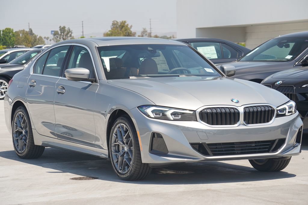 Used 2025 BMW 330i xDrive Sedan AWD/4WD image 3