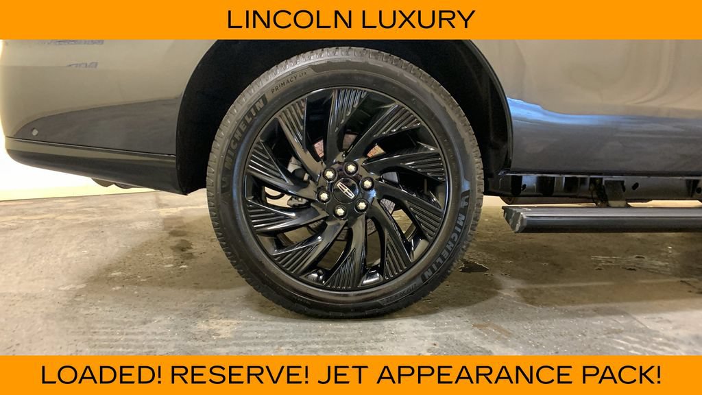Used 2025 Lincoln Navigator Reserve w/ Jet Appearance Package AWD/4WD image 17