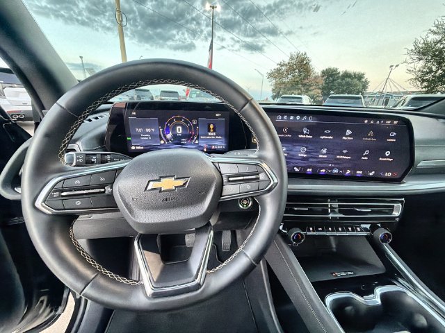 Used 2026 Chevrolet Traverse LT w/ Driver Confidence Package FWD image 11