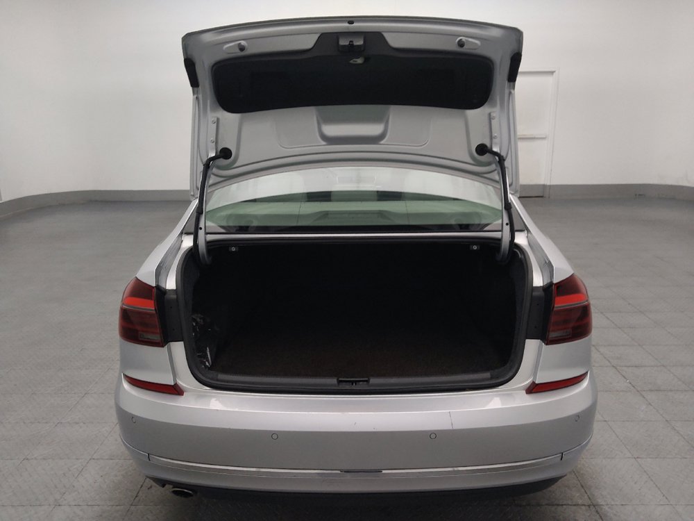 Used 2018 Volkswagen Passat 2.0T SE FWD image 29