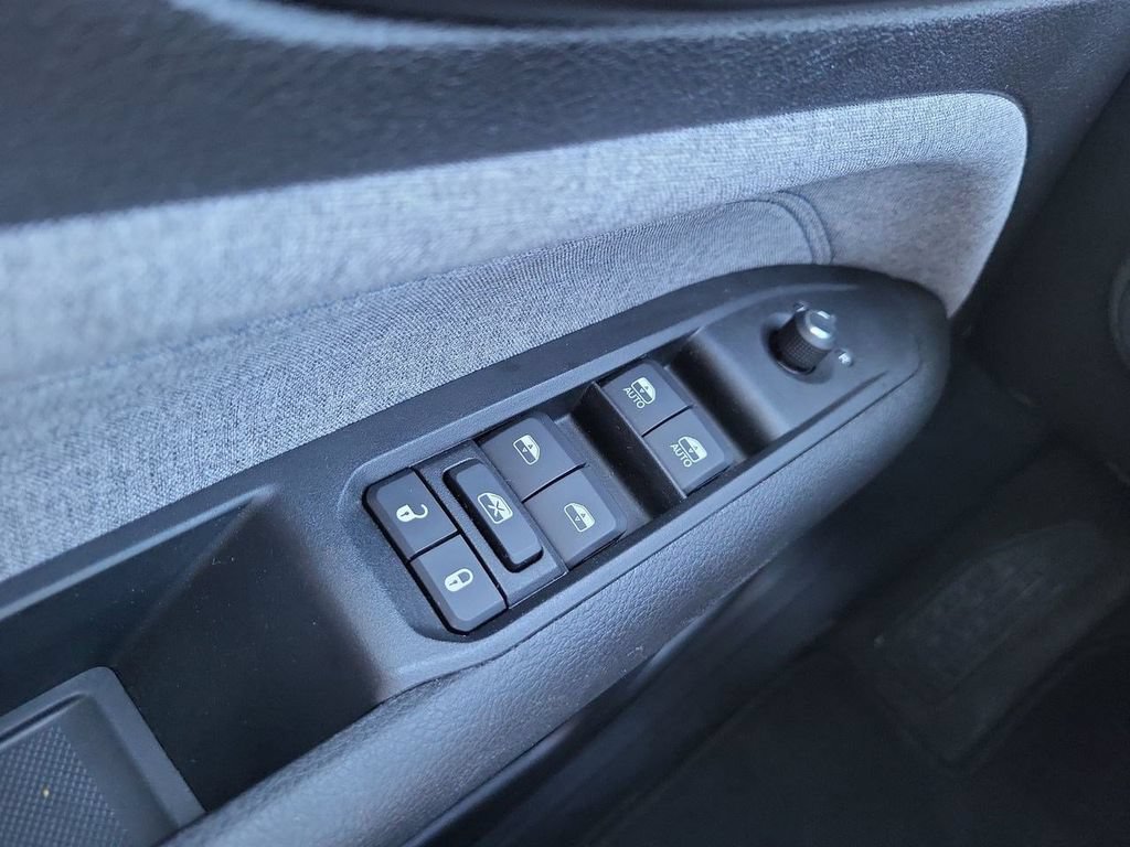 Used 2022 Jeep Compass Latitude FWD image 28