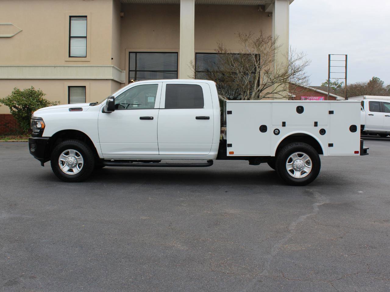 Used 2024 RAM 2500 Tradesman AWD/4WD image 11