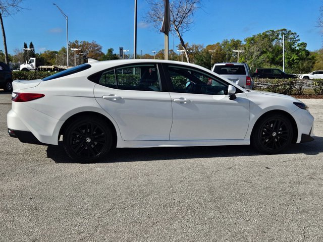 Used 2025 Toyota Camry SE w/ Convenience Package image 4