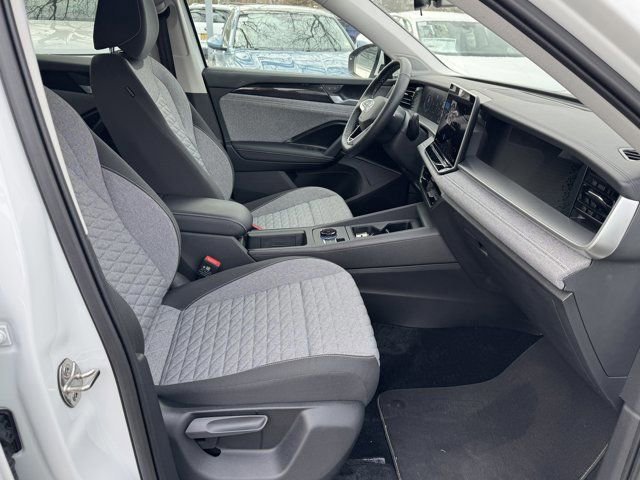 Used 2025 Volkswagen Tiguan S AWD/4WD image 30