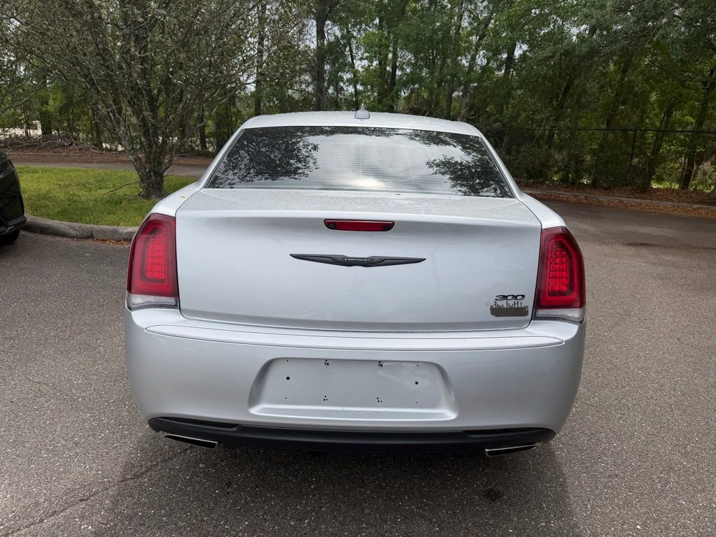 Used 2021 Chrysler 300 Touring w/ Sport Appearance Package image 5