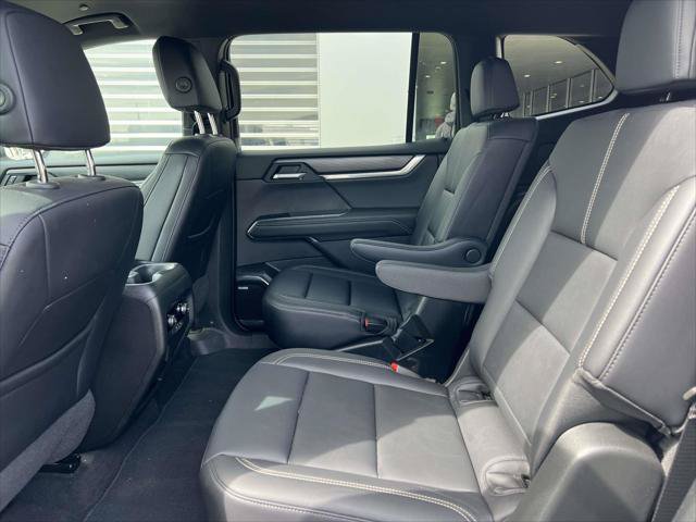 Used 2025 GMC Acadia Elevation w/ Elevation Premium Package FWD image 11