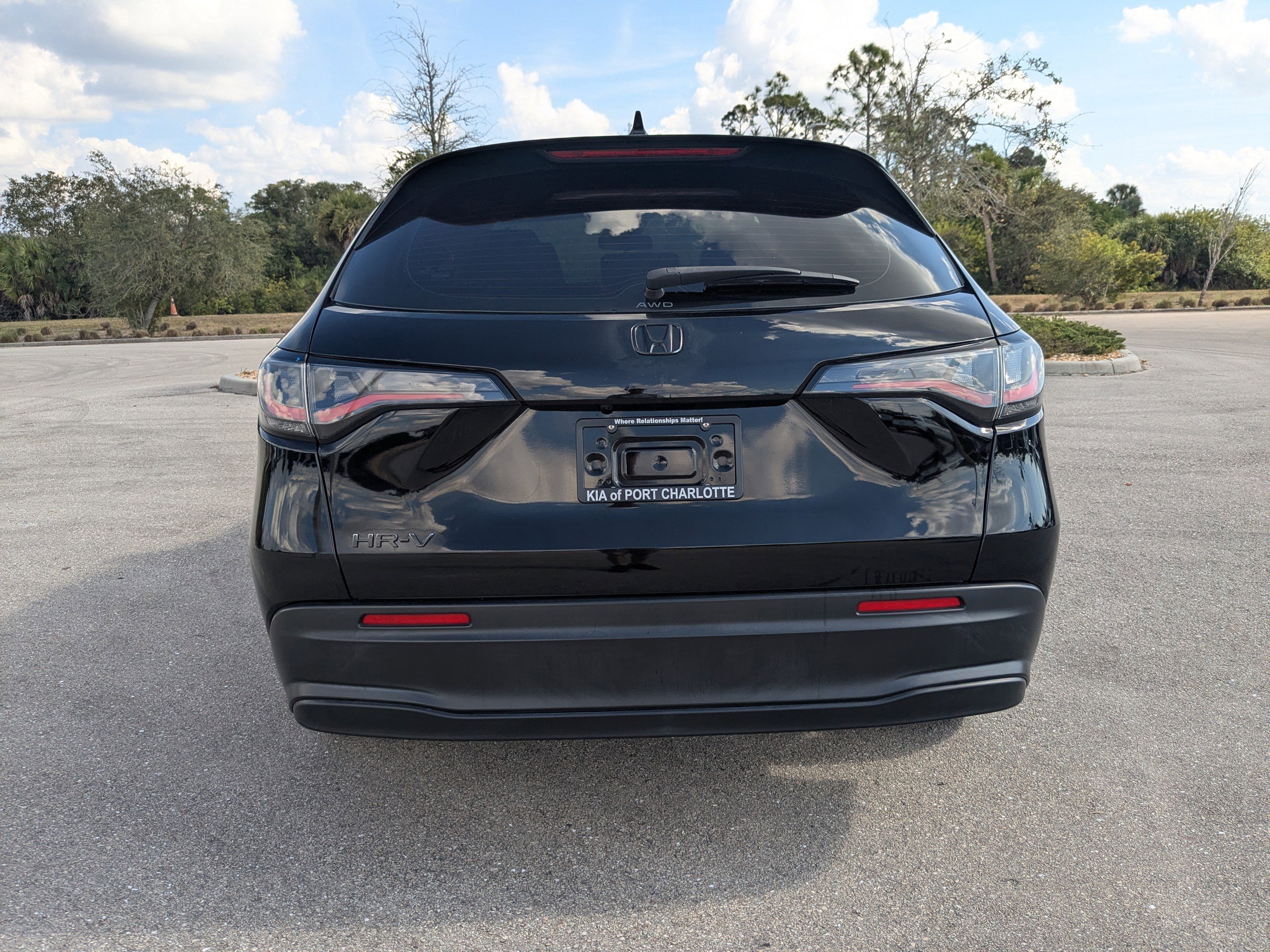 Used 2023 Honda HR-V LX image 6