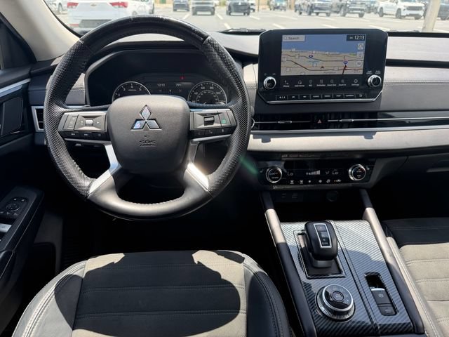 Used 2023 Mitsubishi Outlander SE FWD image 13