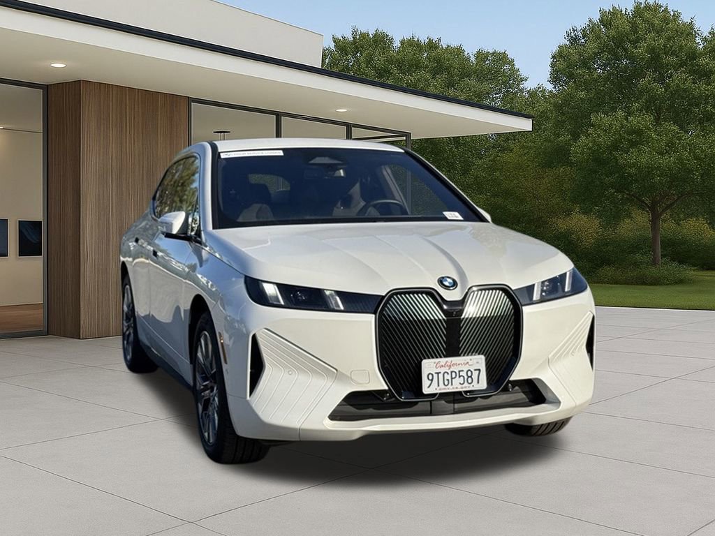 Used 2026 BMW iX xDrive45 w/ Premium Package image 5