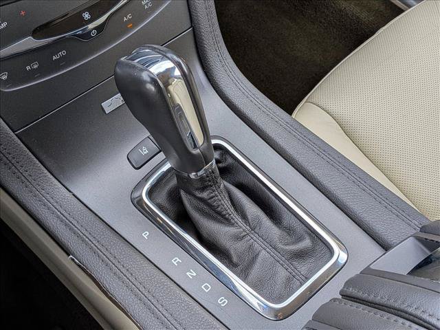 Used 2013 Lincoln MKT AWD image 12