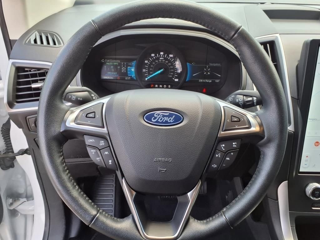 Used 2024 Ford Edge SEL image 17