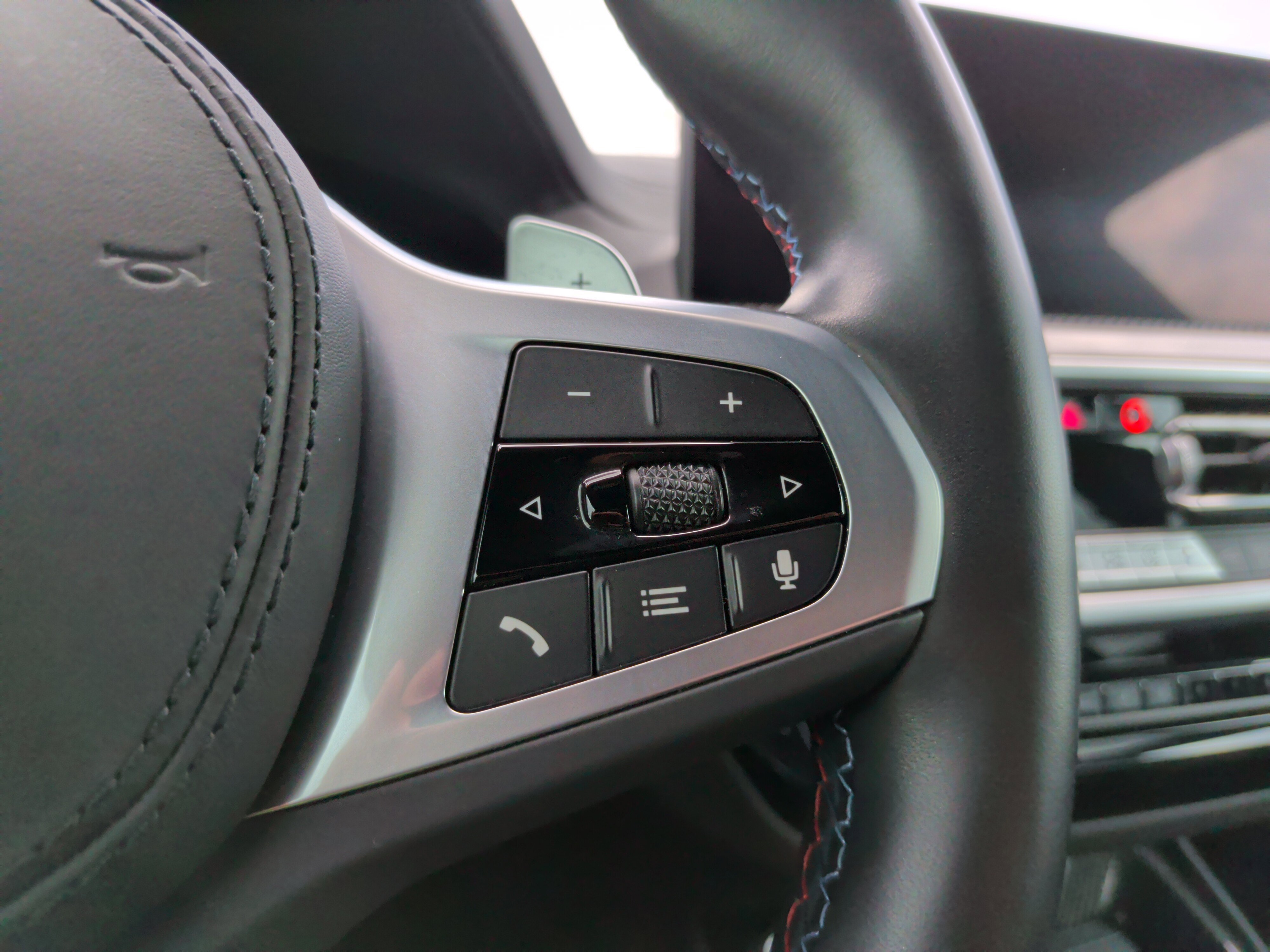 Used 2024 BMW X3 M40i w/ Premium Package image 24