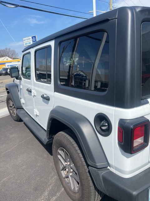 Used 2025 Jeep Wrangler Sport S image 7
