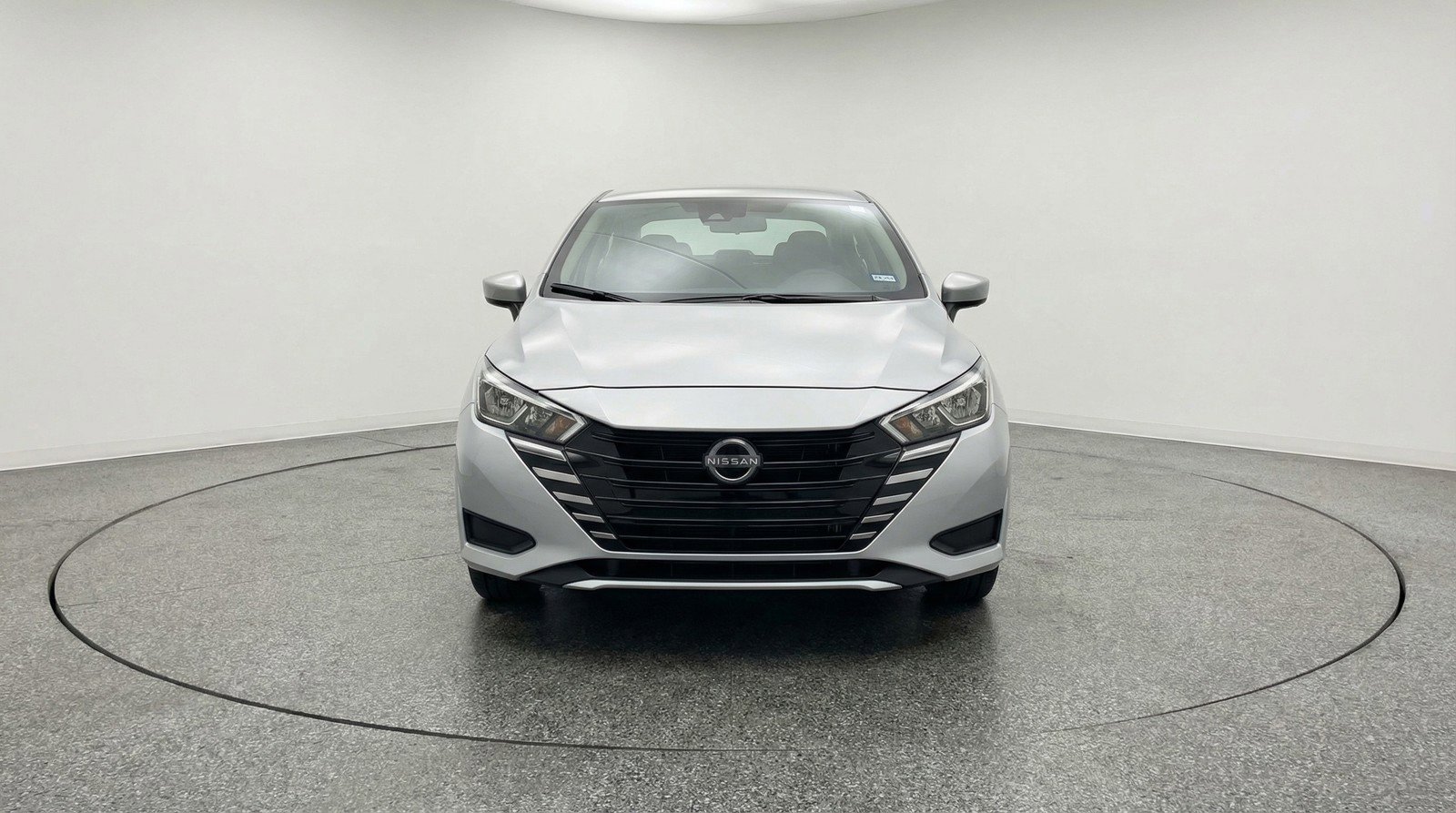 Used 2025 Nissan Versa SV image 2