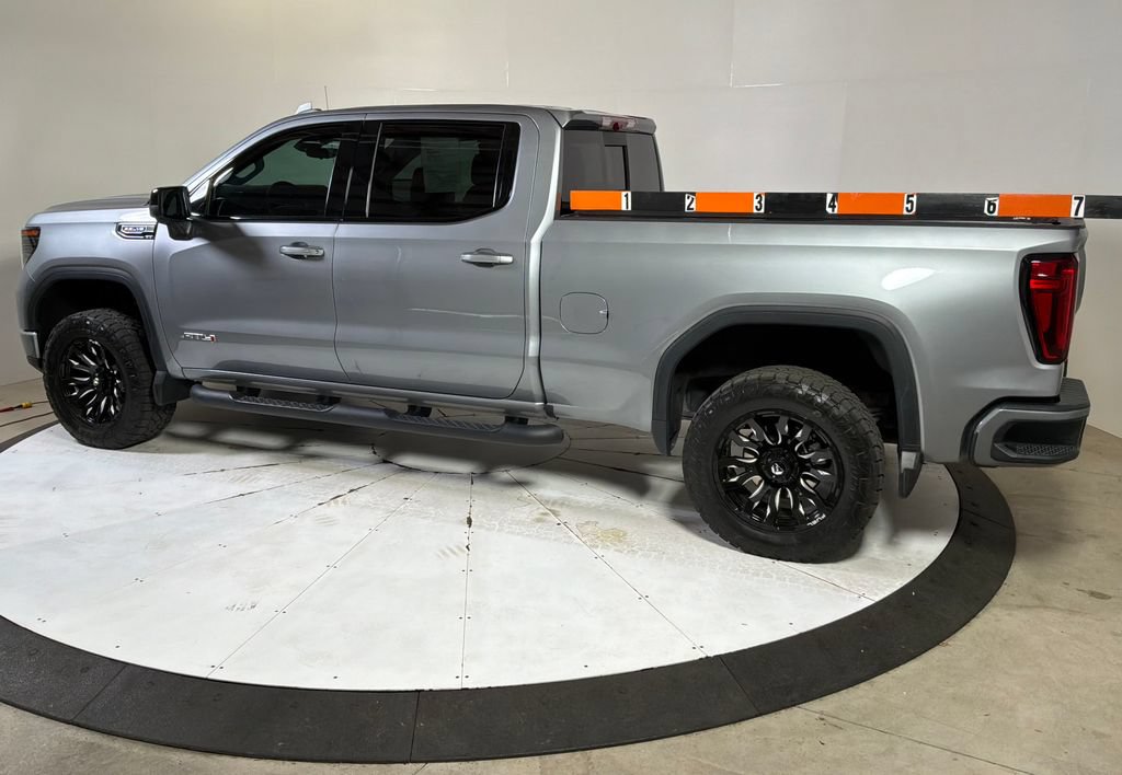 Used 2023 GMC Sierra 1500 AT4 w/ AT4 Premium Package AWD/4WD image 4