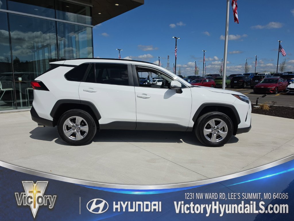 Used 2025 Toyota RAV4 XLE FWD image 7