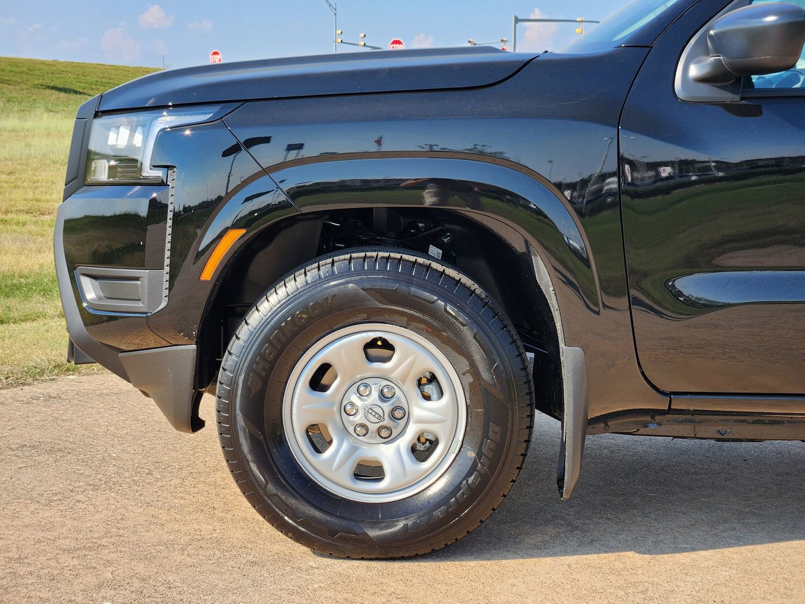 New 2026 Nissan Frontier S w/ Tow Package RWD image 9