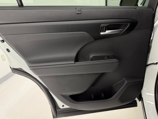 New 2026 Toyota Highlander XLE image 35
