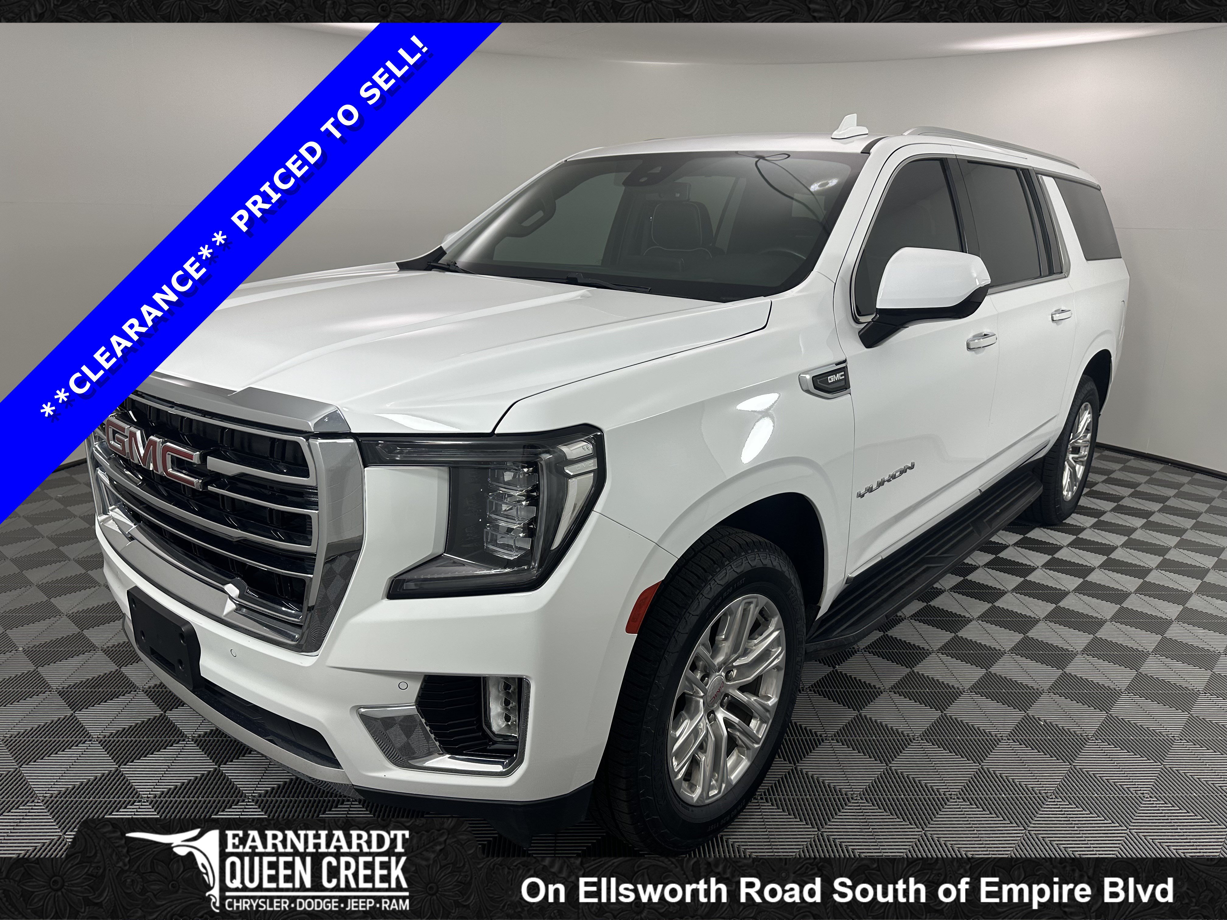 Used 2023 GMC Yukon XL SLT RWD image 1
