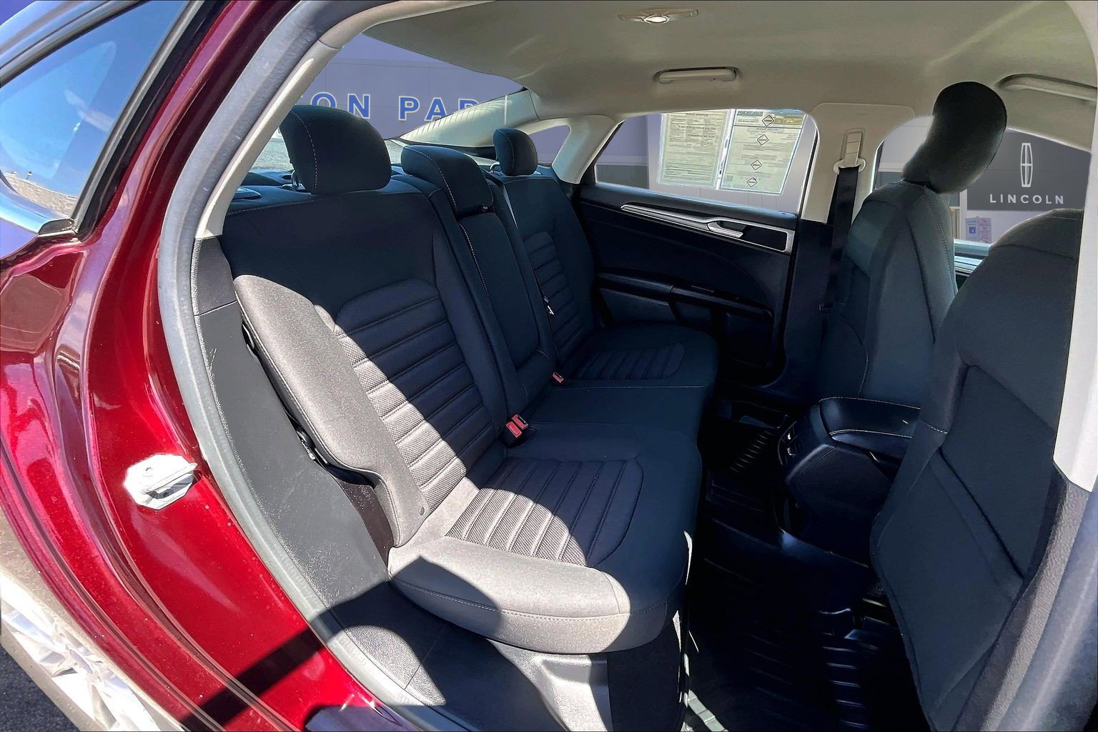 Used 2017 Ford Fusion SE image 26