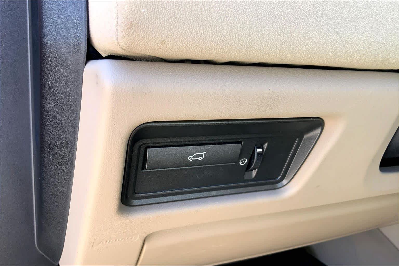 Used 2013 Land Rover Range Rover Evoque Pure AWD/4WD image 36