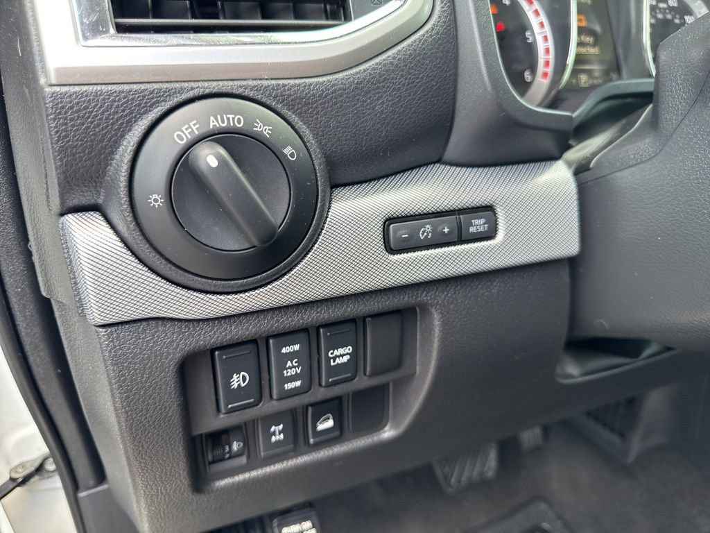 Used 2018 Nissan Titan PRO-4X w/ Pro-4x Convenience Package image 56