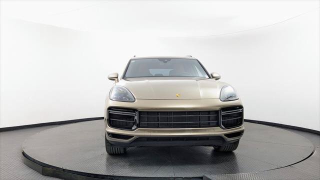 Used 2019 Porsche Cayenne Turbo w/ Premium Plus Package AWD/4WD image 12