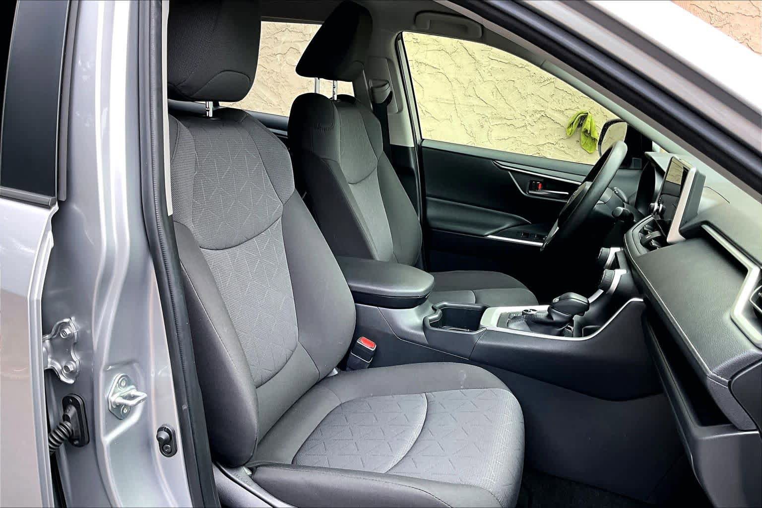 Certified 2025 Toyota RAV4 XLE AWD/4WD image 9