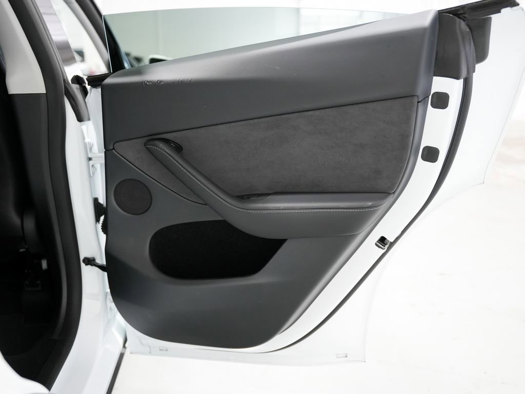 Used 2024 Tesla Model Y Performance AWD/4WD image 33