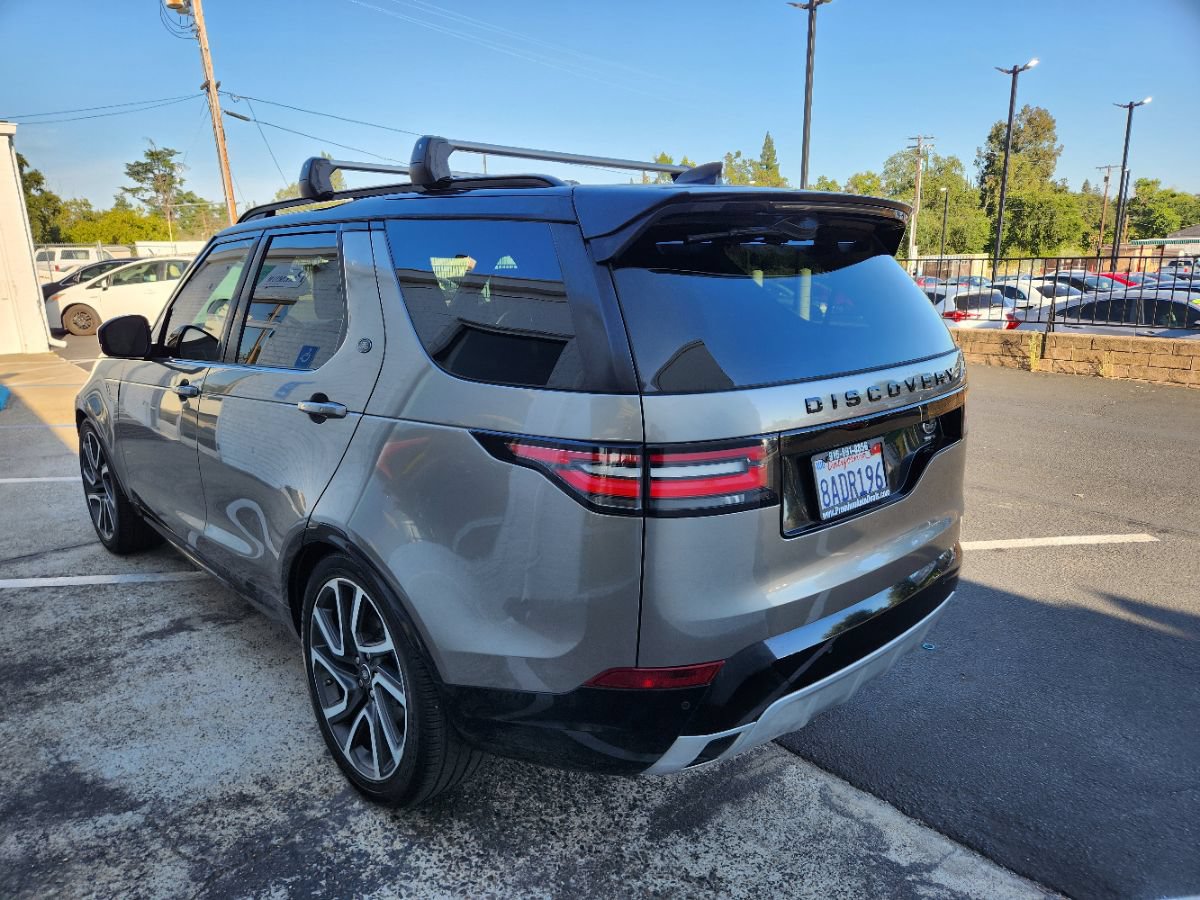 Used 2017 Land Rover Discovery HSE Luxury AWD/4WD image 3