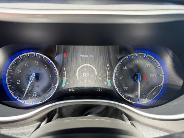 Used 2023 Chrysler Pacifica Touring-L FWD image 22