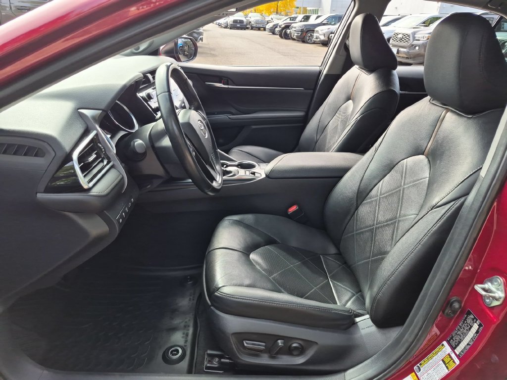 Used 2018 Toyota Camry XLE w/ Driver Assist Package FWD image 12