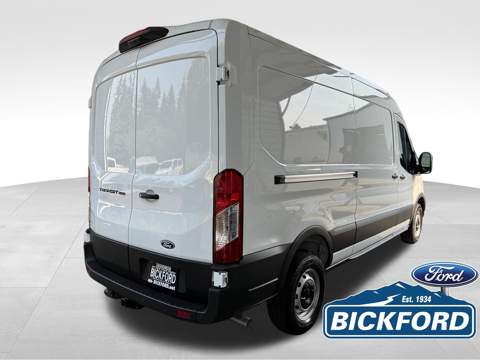 New 2026 Ford Transit 350 148 Medium Roof w/ Load Area Protection Package RWD image 6