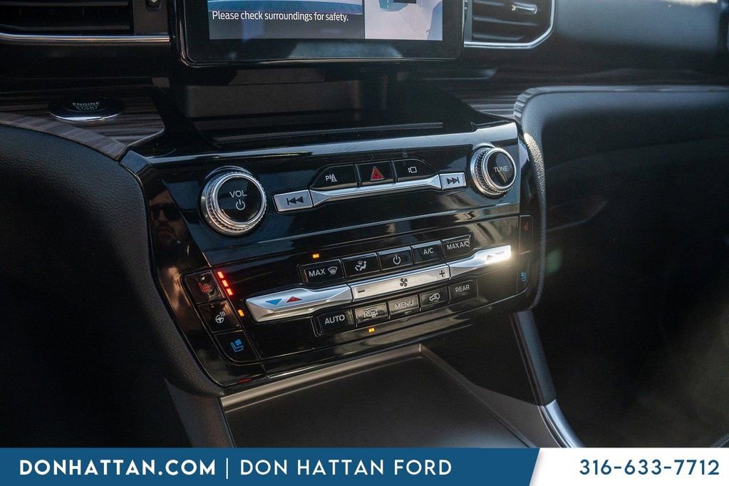 Used 2022 Ford Explorer Limited w/ Equipment Group 301A image 9