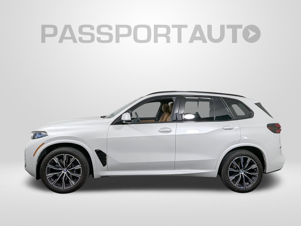 Used 2024 BMW X5 xDrive40i w/ M Sport Package AWD/4WD image 2