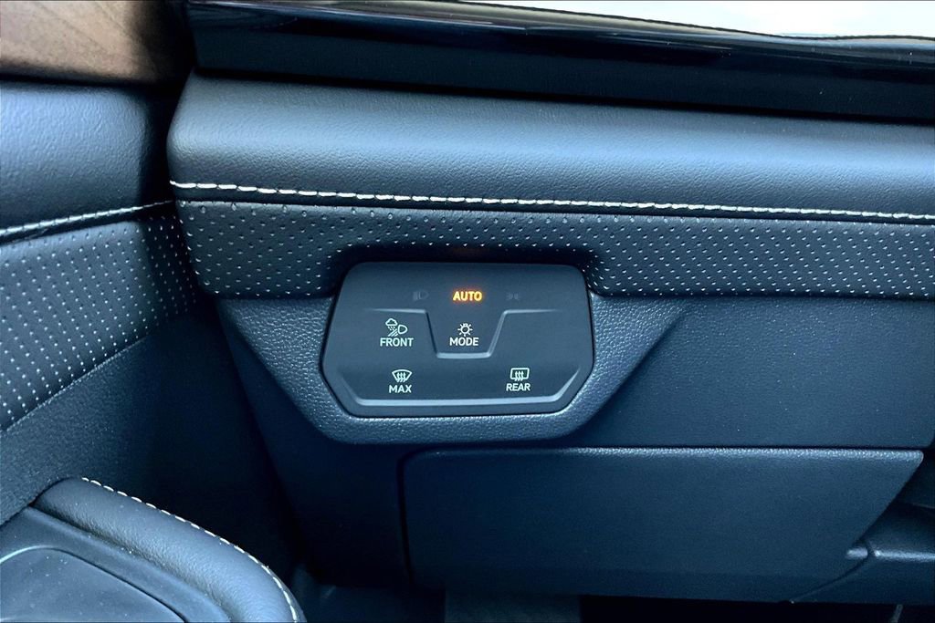 New 2026 Volkswagen Atlas SE image 16