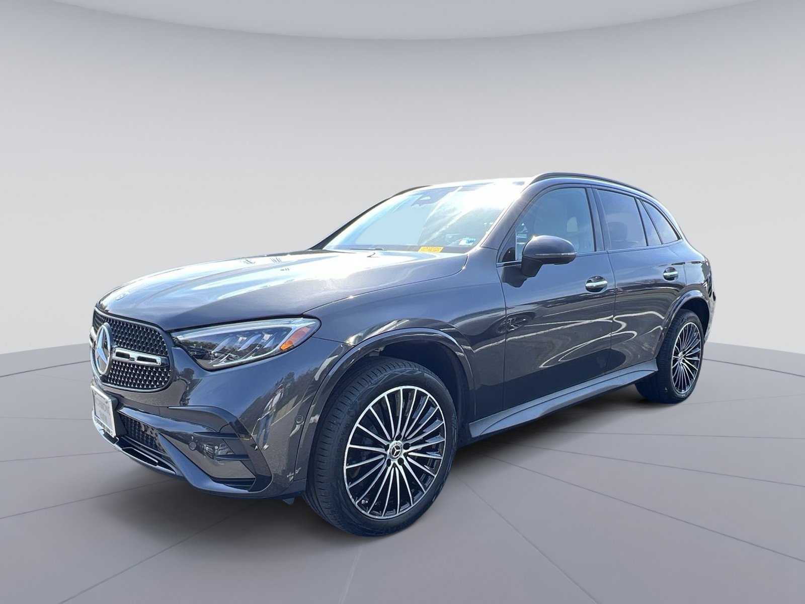 Used 2023 Mercedes-Benz GLC 300 4MATIC image 1