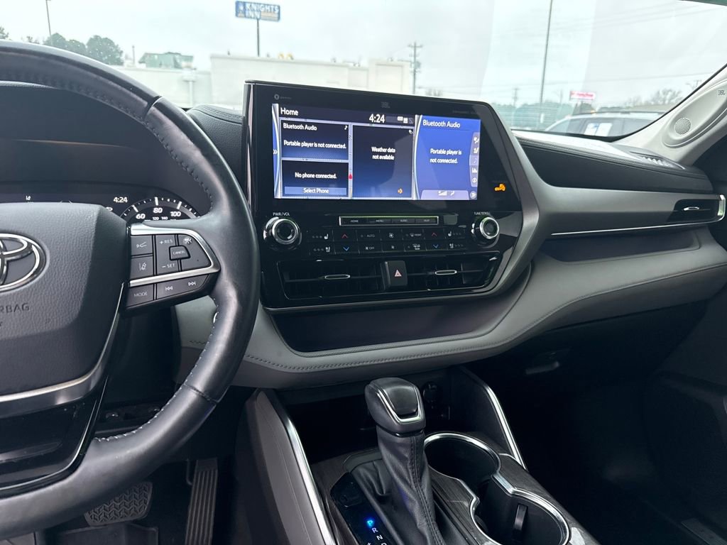 Used 2021 Toyota Highlander Limited image 15