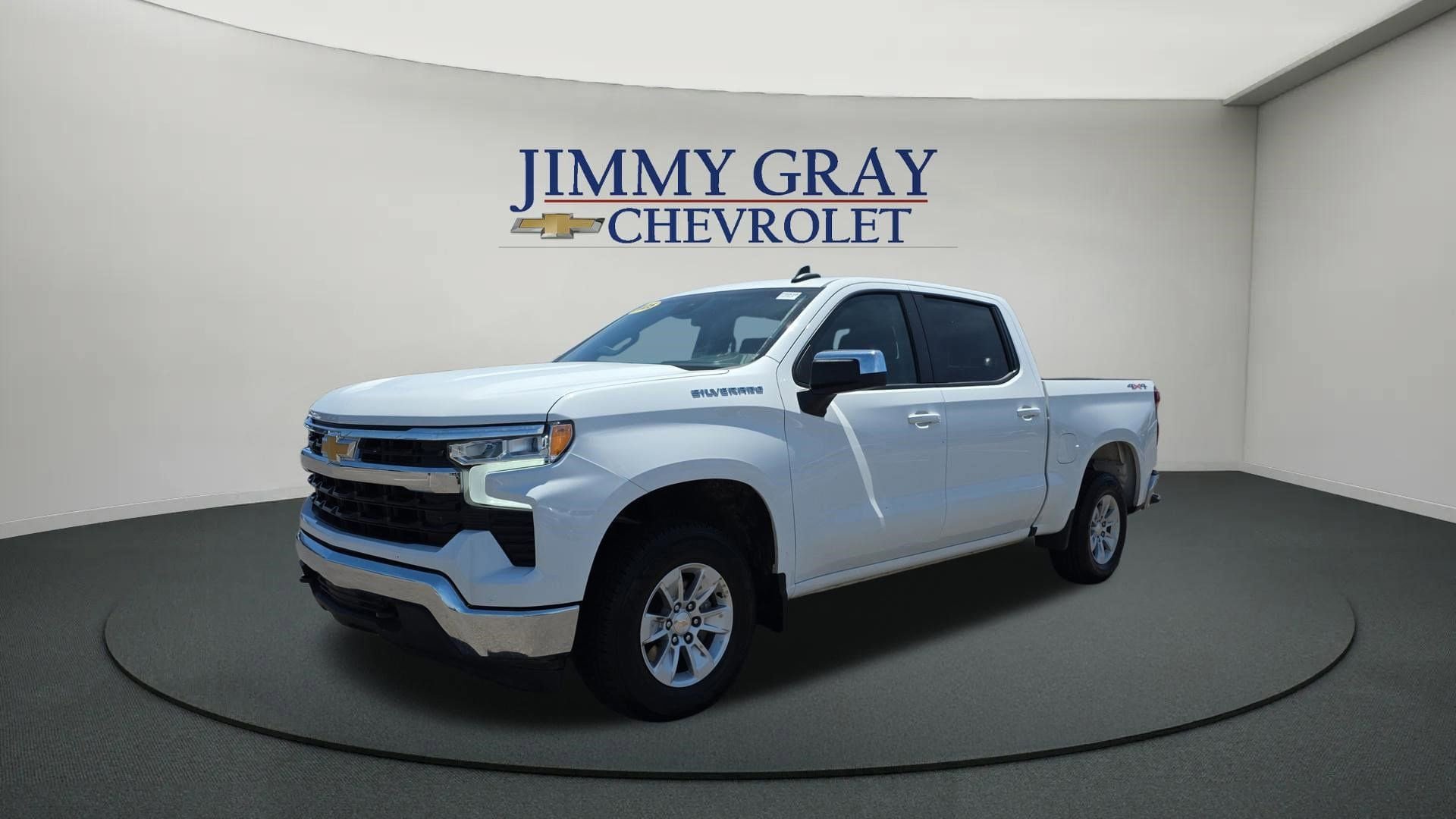 Used 2025 Chevrolet Silverado 1500 LT AWD/4WD image 1