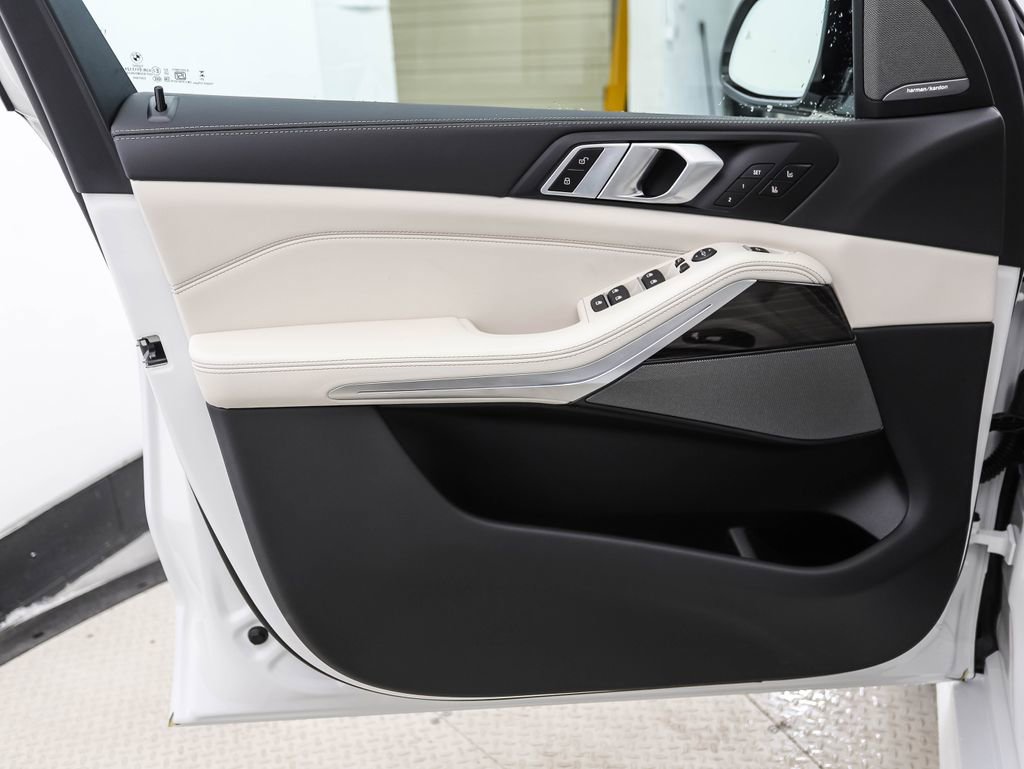 New 2026 BMW X5 xDrive40i image 9