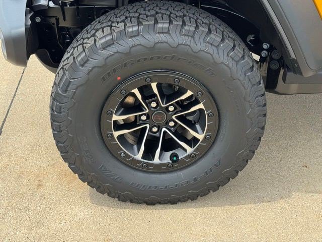 New 2026 Jeep Wrangler Unlimited Rubicon w/ Xtreme 35 Tire Package AWD/4WD image 40