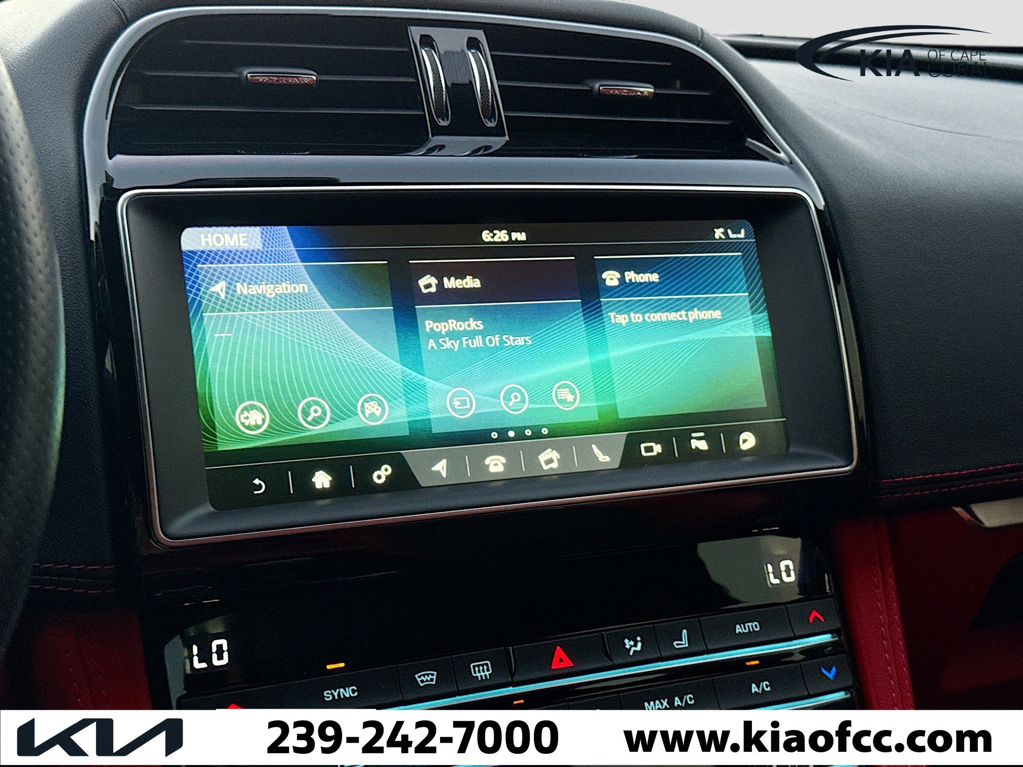 Used 2020 Jaguar F-PACE SVR image 30