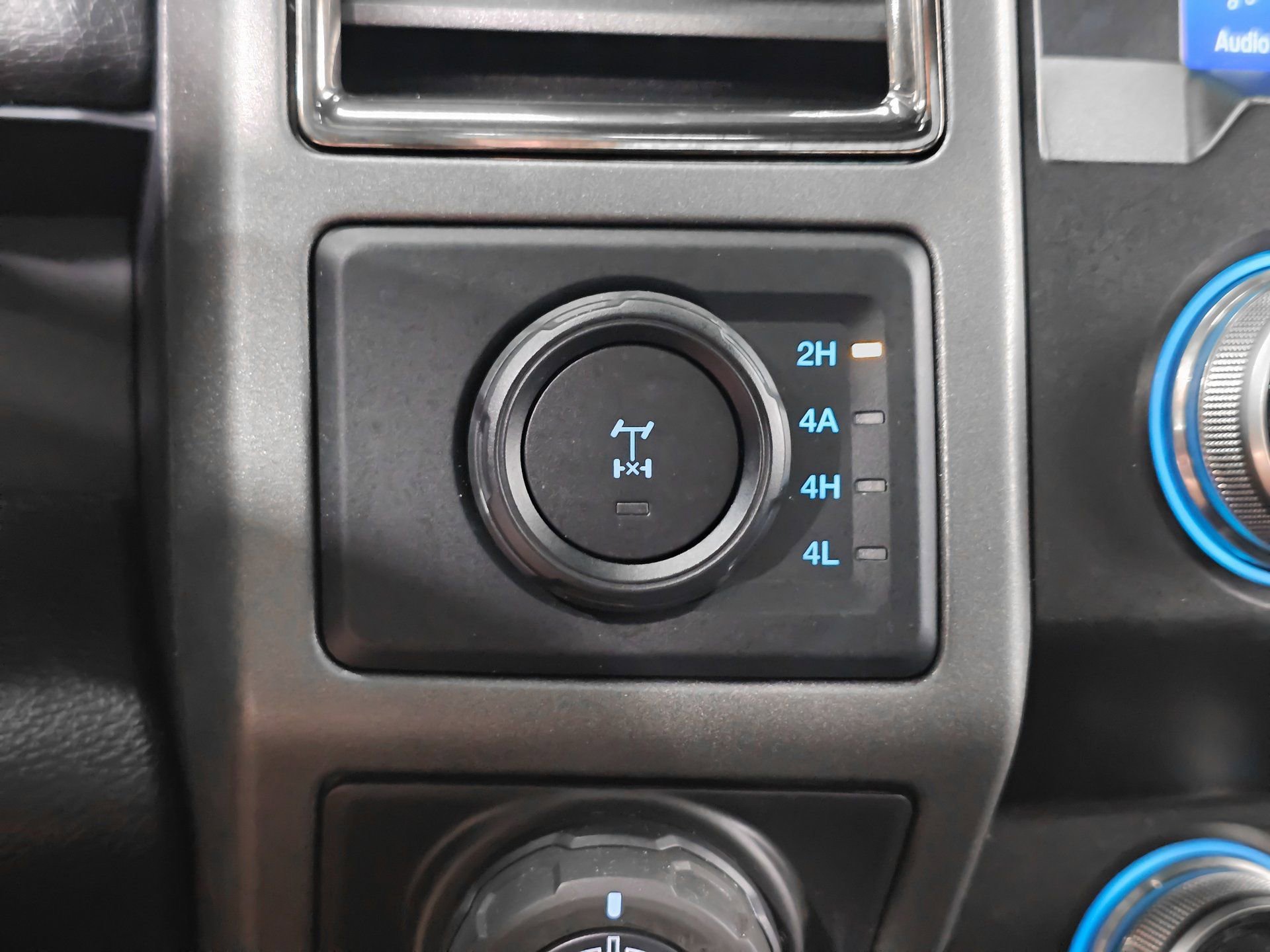 Used 2020 Ford F150 Raptor w/ Equipment Group 802A Luxury image 36