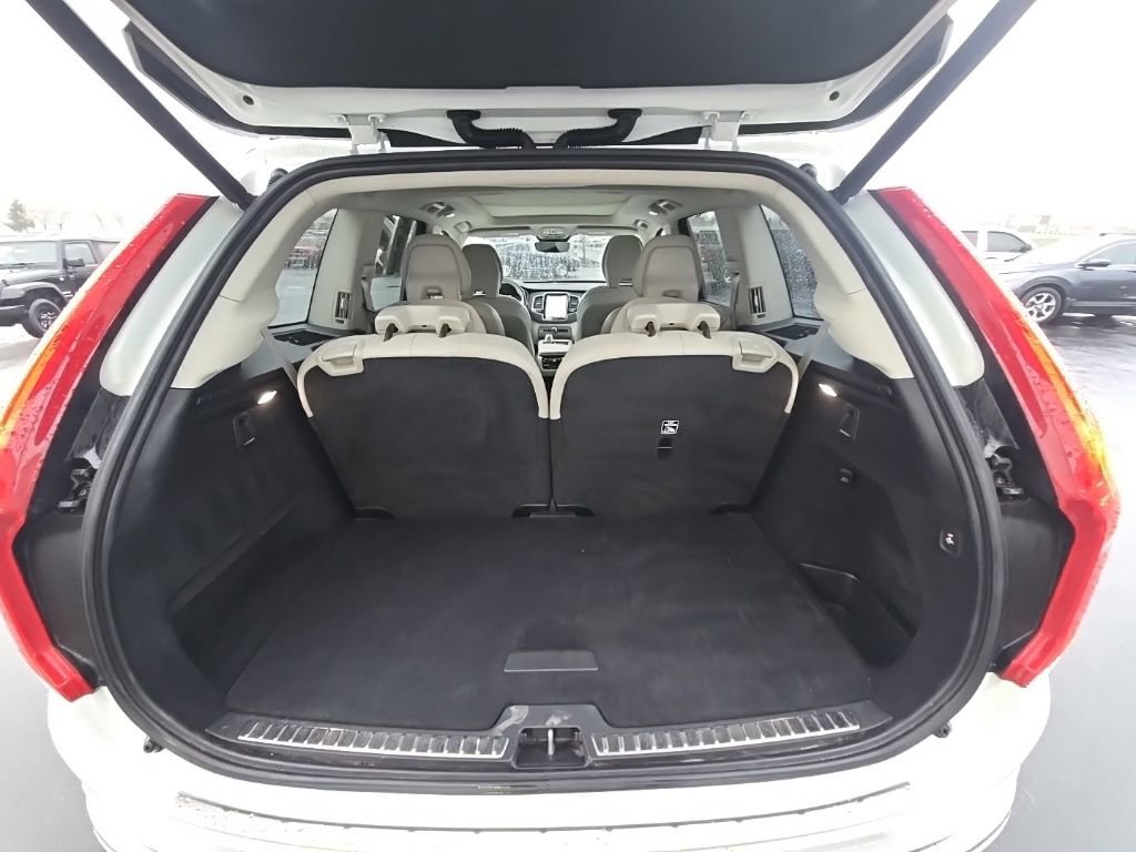 Used 2023 Volvo XC90 T8 Ultimate AWD/4WD image 27