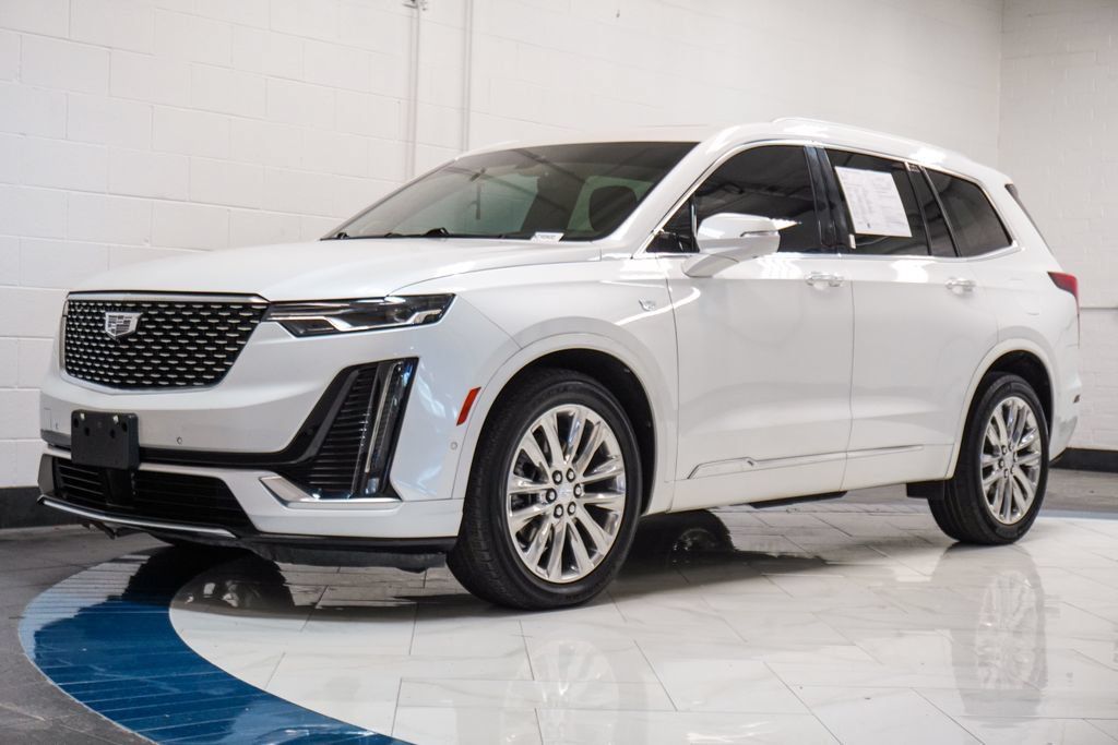 Used 2022 Cadillac XT6 Premium Luxury w/ Technology Package FWD image 4